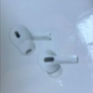 Sleek White Wireless Earbuds